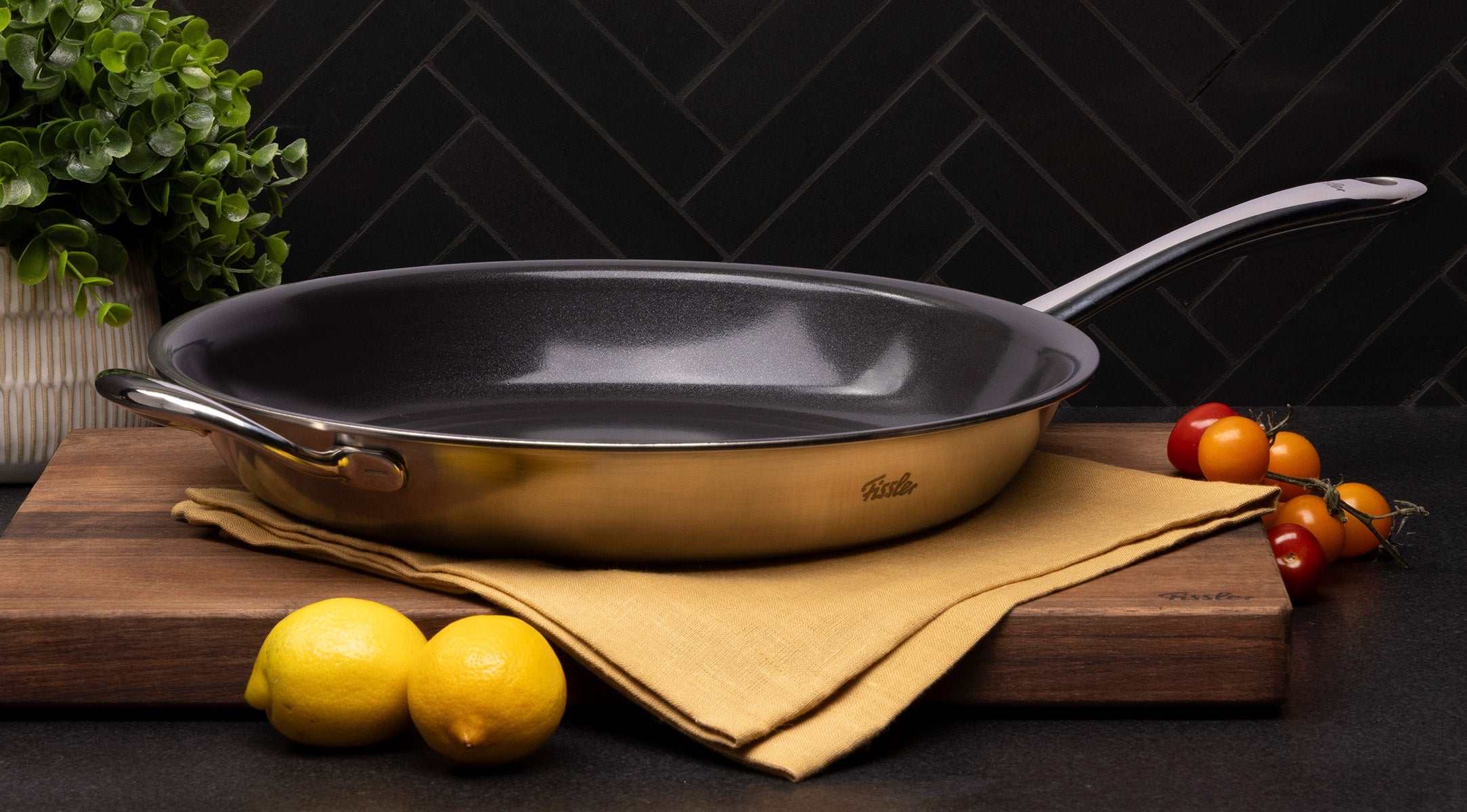 FOX 32 Chicago Calls Fissler's NEW M5 Pro-Ply “The BMW of Frying Pans”