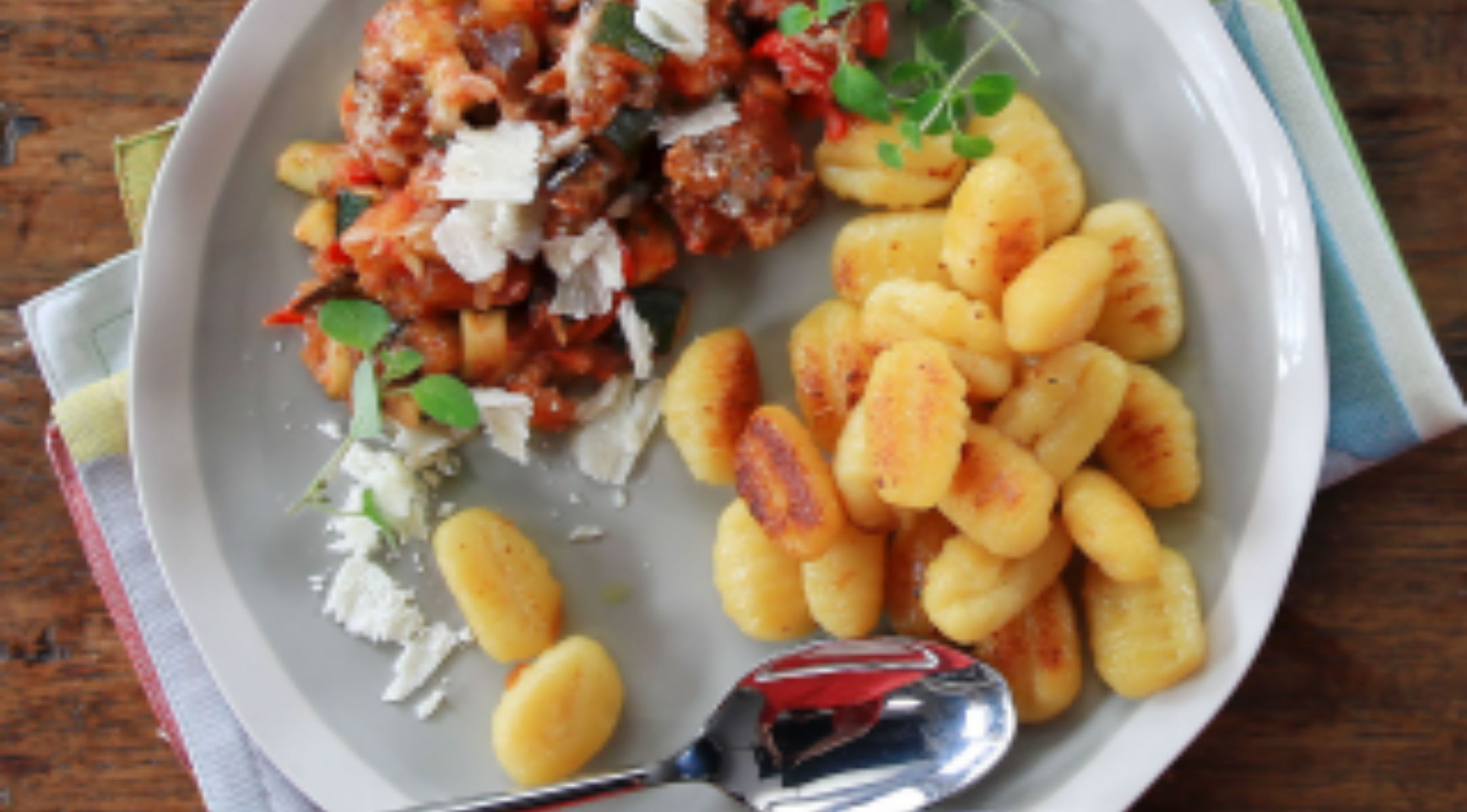 Ratatouille au gratin with fried gnocchi