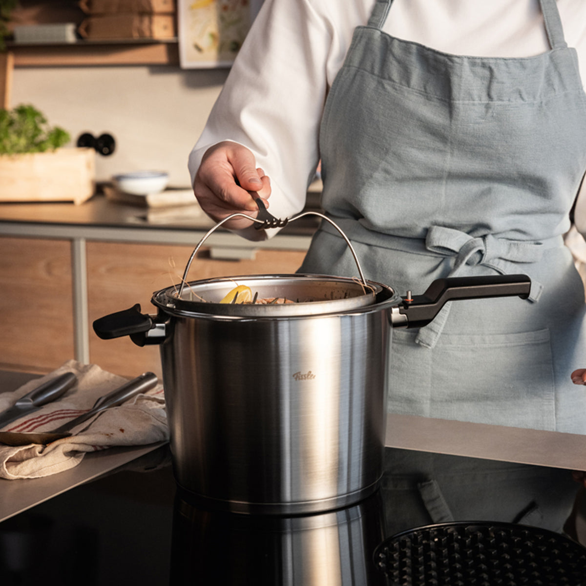 Fissler Vitaquick Premium 6.3qt Pressure Cooker Bundle